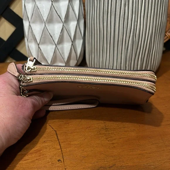 Coach Medium Double Corner Zipper Wristlet Pale Pink with Hang Tag NWOT - Picture 5 of 13